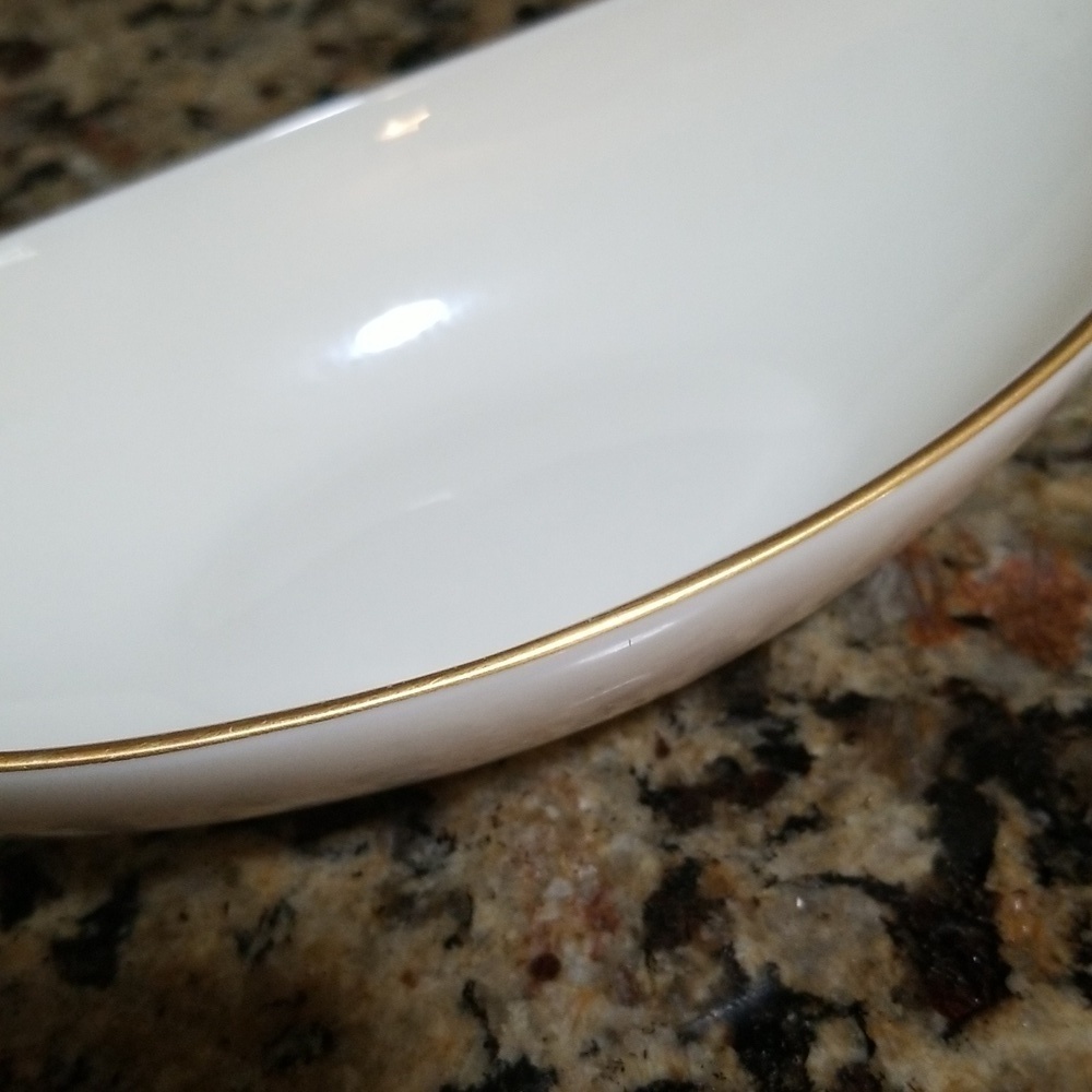 Lenox gold trimmed oblong 8 inche bowl - Picture 3 of 5
